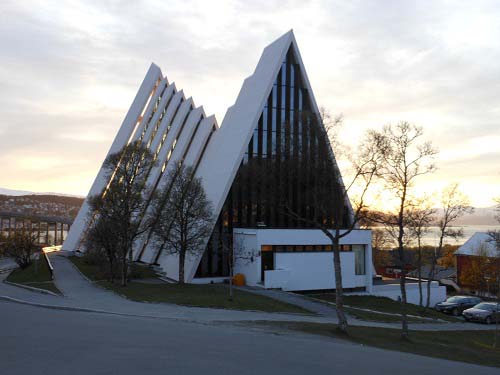 La-Catedral-Ártica-de-Tromso